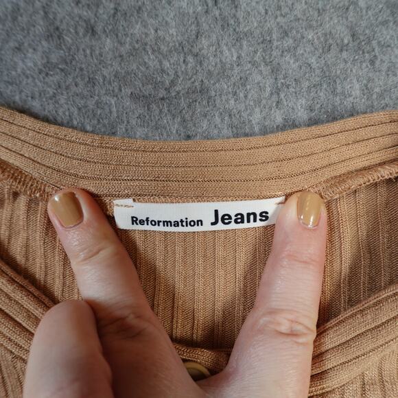 Reformation Top Womens Medium Tammy Buff Tan Ribbed Crew Neck Button Casual - Picture 4 of 8